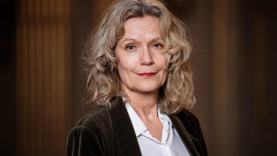 Åsa Wikforss har bland annat skrivit böckerna ”Alternativa fakta: Om kunskapen och dess fiender” och ”Därför demokrati: Om kunskapen och folkstyret”.