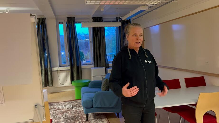 Annika berättar om Q-lans HBTQ-verksamhet. 