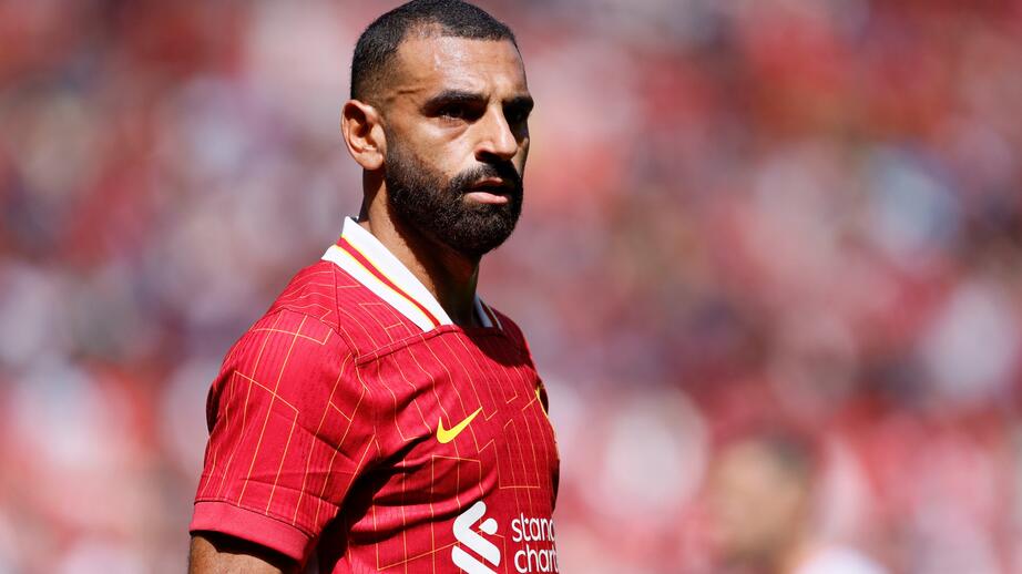 Mohamed Salah och Liverpool premiärspelar på lördag 13:30.