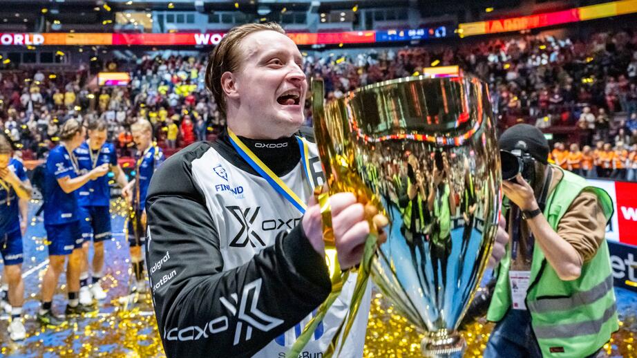 Innebandy är en av Sveriges största sporter med ungefär 118 000 personer som spelar.