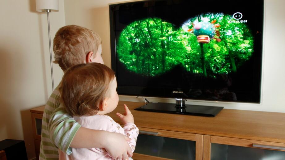 Över 700 hushåll har betalat för mycket för fiber och kabel-tv i över ett år. Hyresgästföreningen kräver nu fastighetsbolaget på 21 miljoner i skadestånd. 
