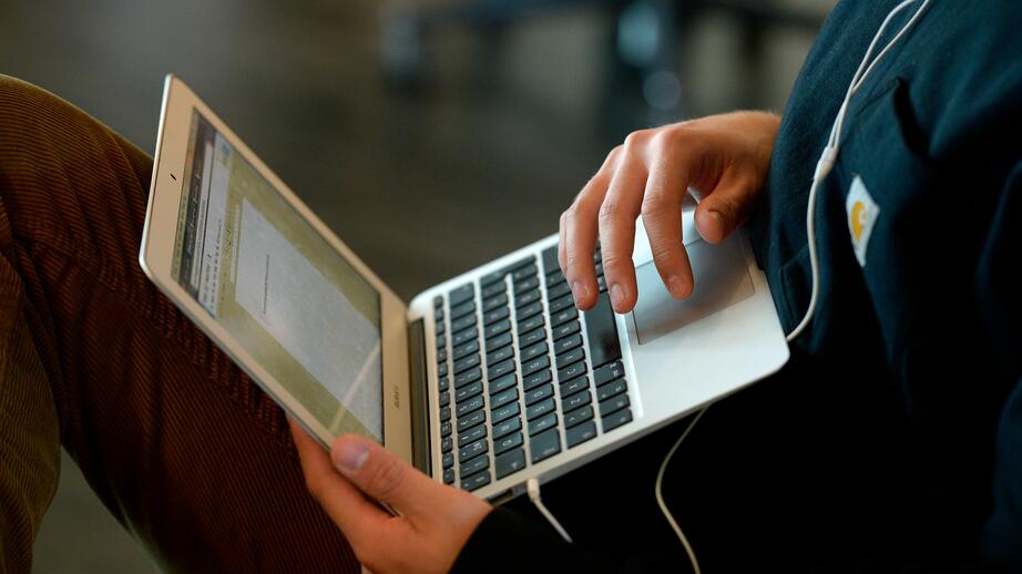 Lärarens egna kunskaper om digital kompetens påverkar undervisningen.