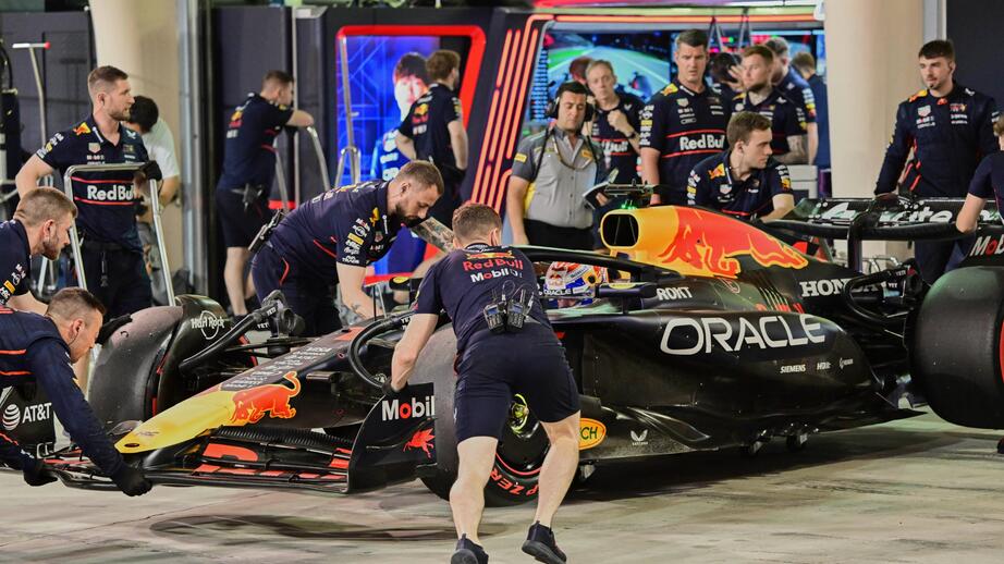 Depåstoppen i helgens Bahrain GP höll inte måttet.