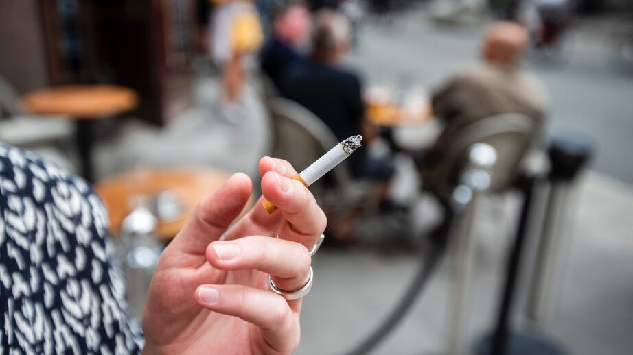 Cigarett.