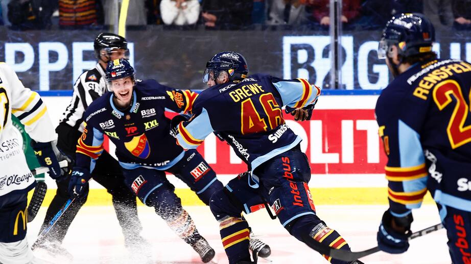 Bild från hockeyallsvenskans semifinal Djurgården-Södertälje.