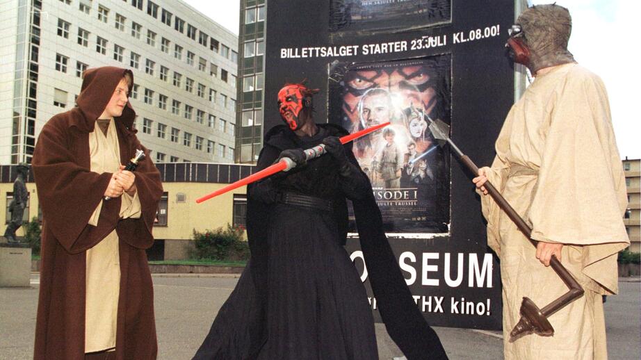 Star wars fans inför den stora premiären 1999.