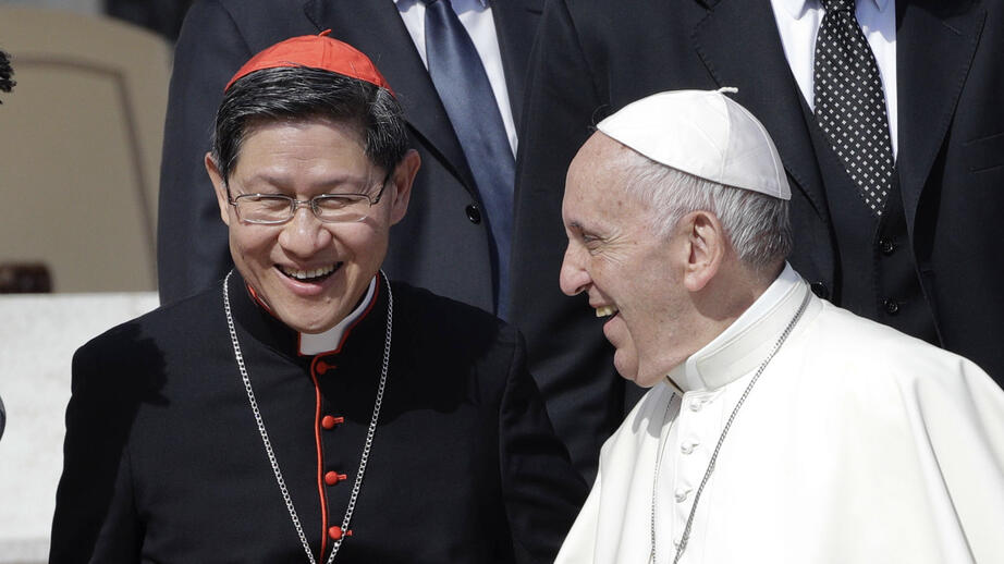 Luis Antonio Tagle ses som en av Franciskus närmaste män.