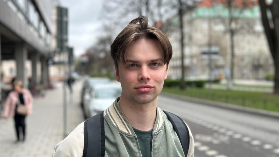 Oskar Sareld pratar med Läget om chokladkakornas minskning.