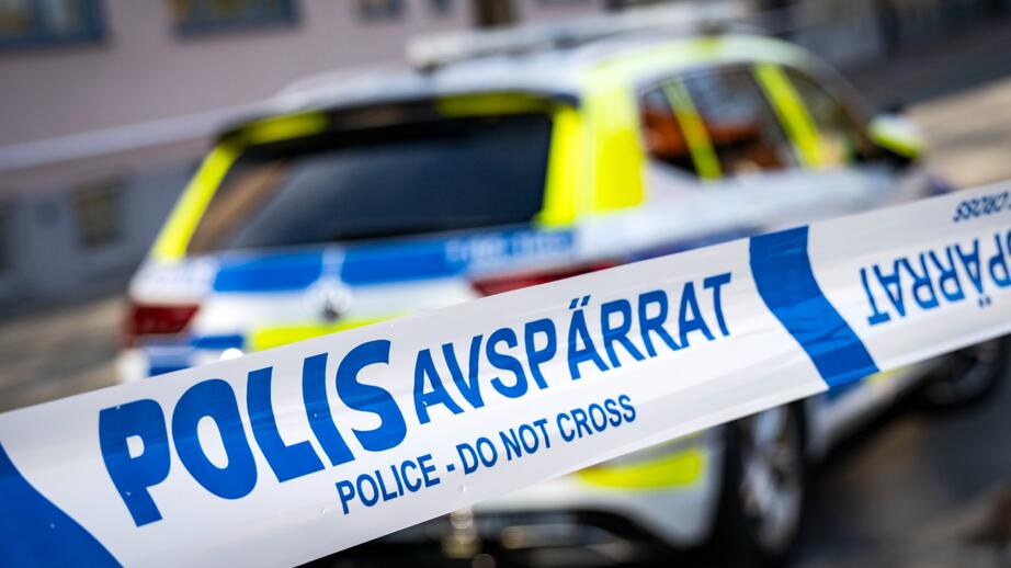14-åriga Mohamed hölls fången under tortyliknande former i en lägenhet i Gubbängen. Senare hittades han mördad i ett skogsparti i Nynäshamn. 