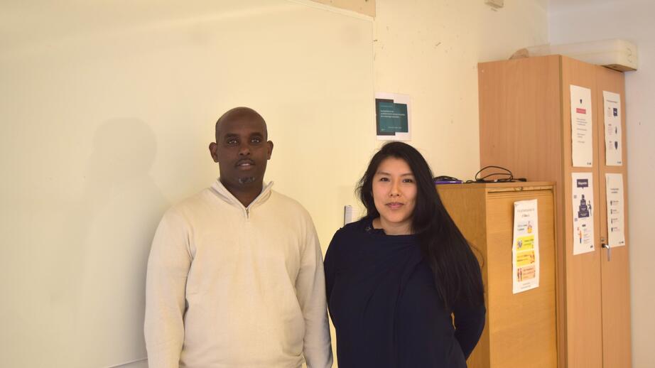 Hatun Abdulkadir Mohamoud och Libertad Bustinza, fritidsledare och lärare på Kvarnbyskolan. 
