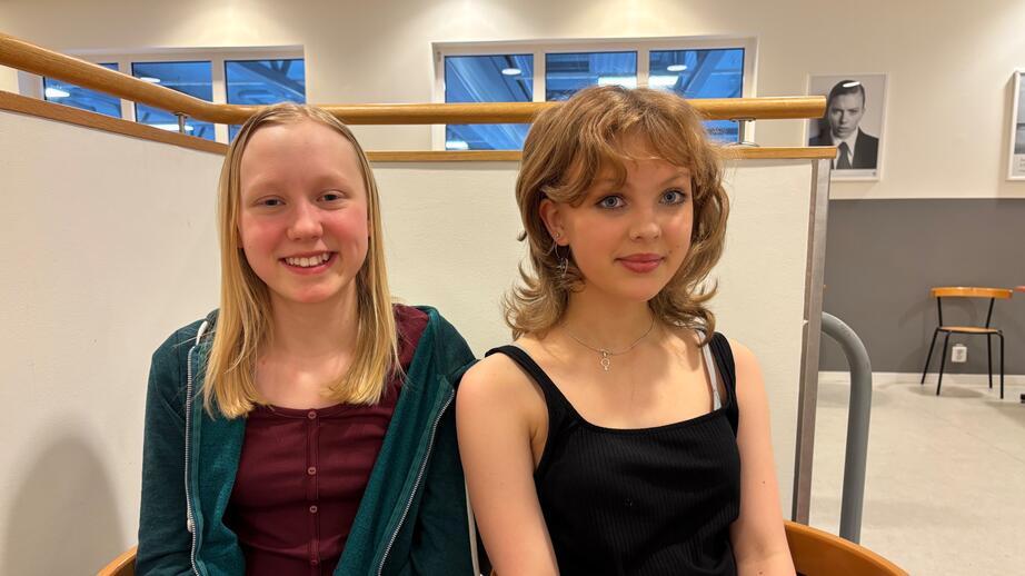 Freja Rilton, 13 & Ester Brodd, 14.