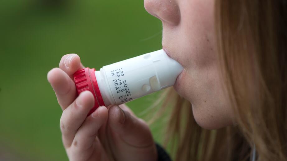 En inhalator som medicin andas in genom. 