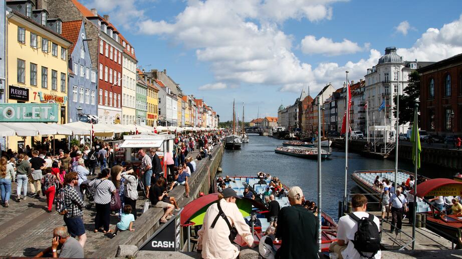 Hamnområdet Nyhavn är ett av Köpenhamns mest besökta turistmål. 