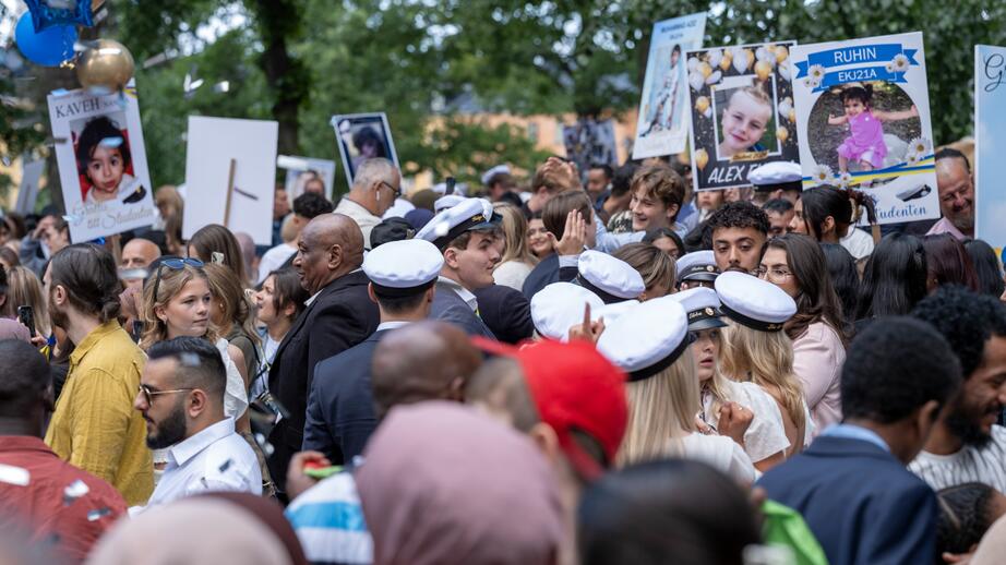 Studenten, när man äntligen är klar med gymnasiet.