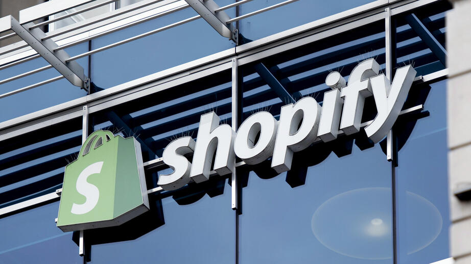 Shopify är ett webbplatsföretag som möjliggör dropshippingverksamhet. 
