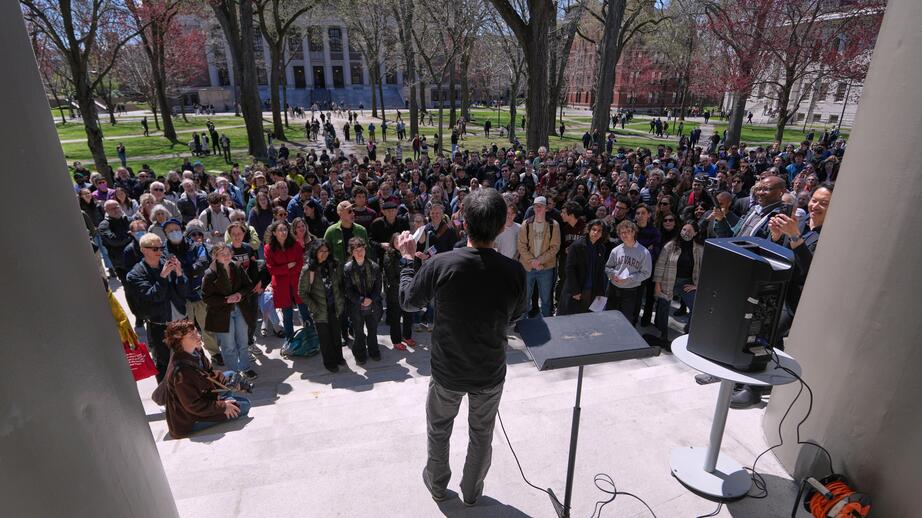 Demonstrationerna på Harvard har varit många.