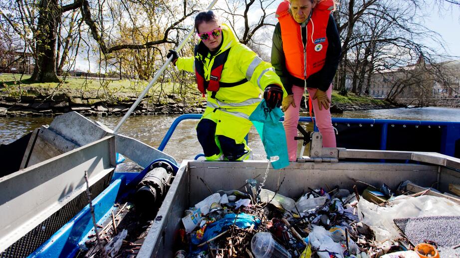Idag står plast för 99% av allt skräp som hittas längst Västkustens stränder.