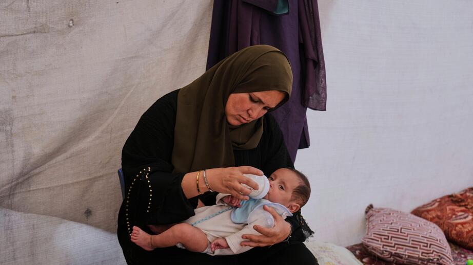 CORRECTION Mideast Wars Sick Children. Foto: AP Photo/Abdel Kareem Hana
