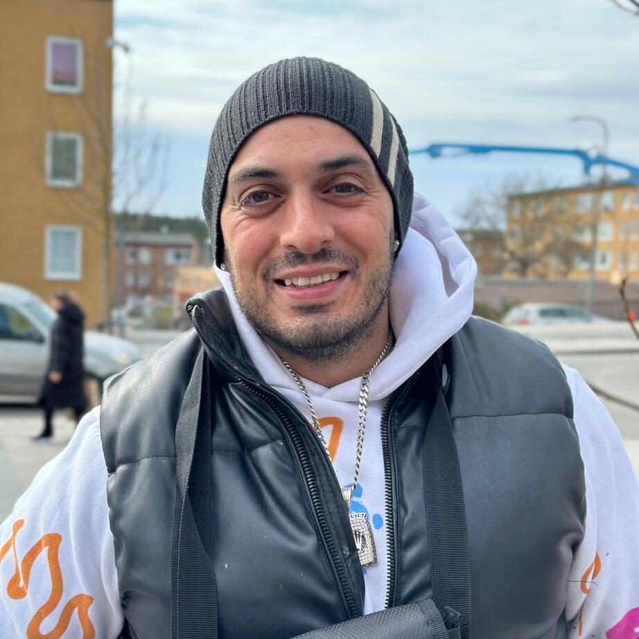 På fritiden är Babak Arfaie en stor fotbollsfantast.