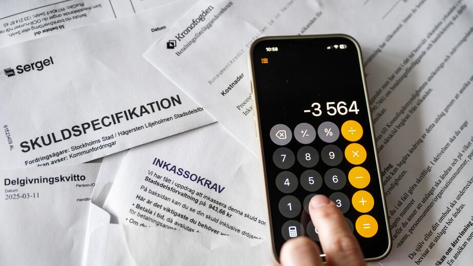 Obetalda snabblån och bankskulder kan leda till att man inte kan få ta exempelvis mobilabonnemang eller billån. Även vissa jobb kan vara svårt att få med betalningsanmärkningar.