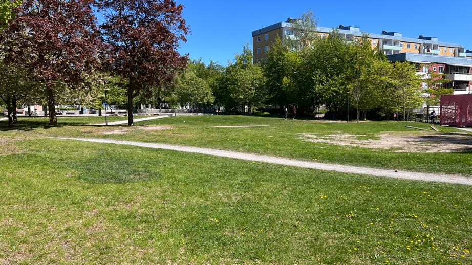En välskött park i Järva.