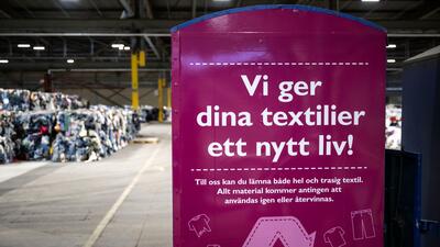 SIPTEX TEXTILSORTERING MALMÖ . Foto: Johan Nilsson / TT