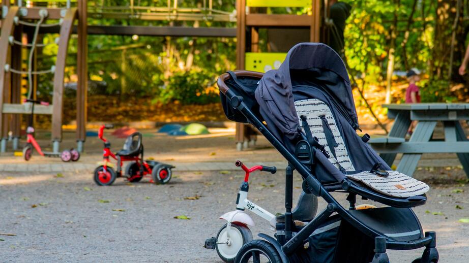 I 185 av landets kommuner kommer minskade barnkullar tvinga förskolor att stänga under de kommande fem åren.