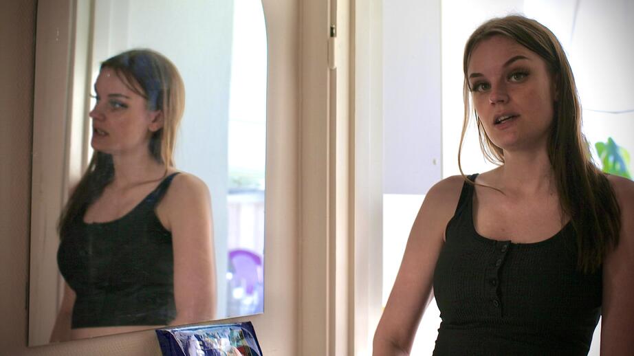 ”Folk tänker 'vad skönt för dig att slippa jobba och sitta hemma'. Men nej, det är jätteensamt”, säger Stephanie.