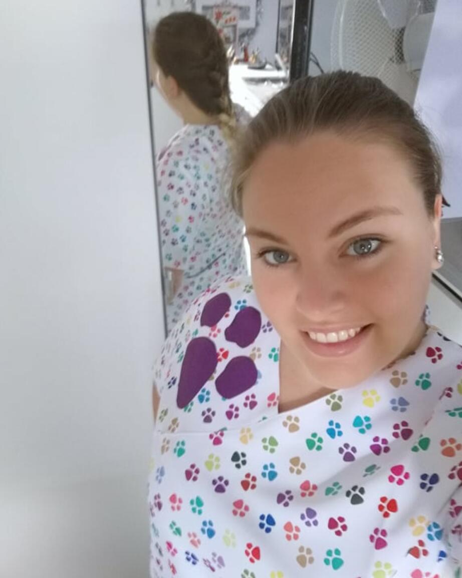 Sara Blomqvist, 24, i Spanien är nyligen utbildad veterinärassistent. I nuläget känner hon att det är omöjligt att få jobb. 