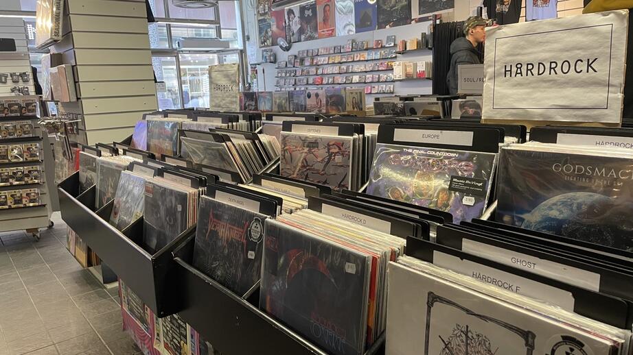 Victor Eriksson om varför vinylen trendar bland unga.