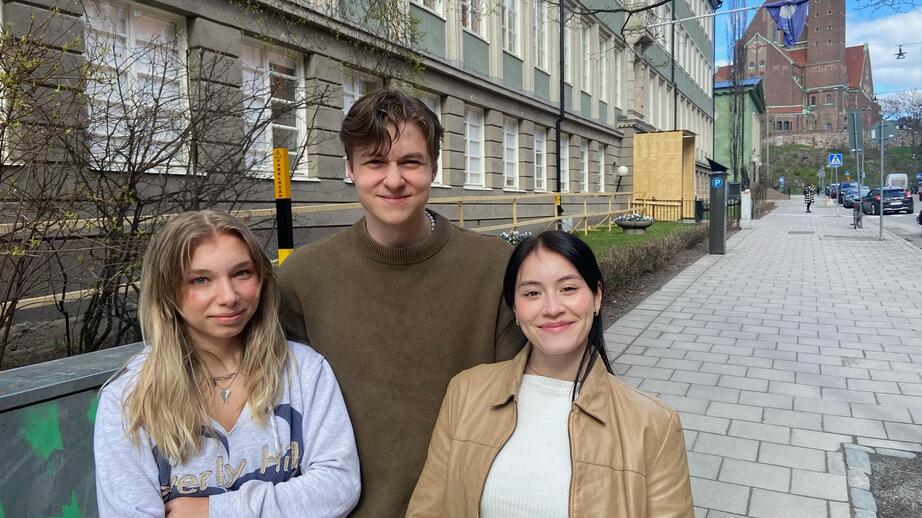 Hör Leah, David och Alexandra berätta om varför de handlar second hand. 